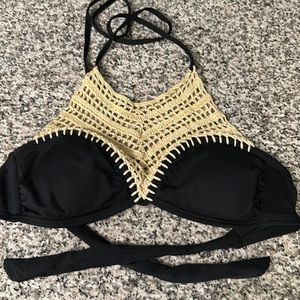 Halter bikini top
